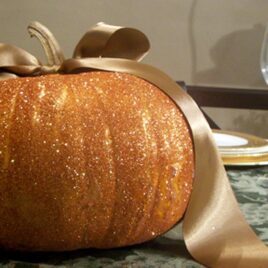 Do this Glitter Pumpkin mini-date with your spouse this fall!