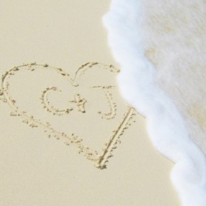 heart in sand