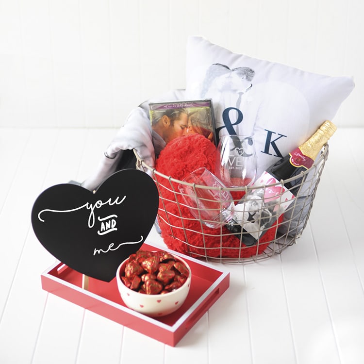 Valentine s Day Cuddle Kit   From The Dating Divas - 97