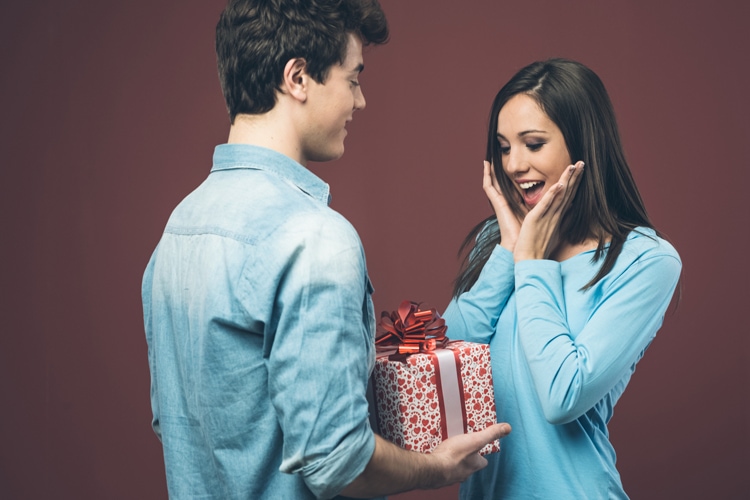 How to Survive the Month of Love    The Dating Divas - 27
