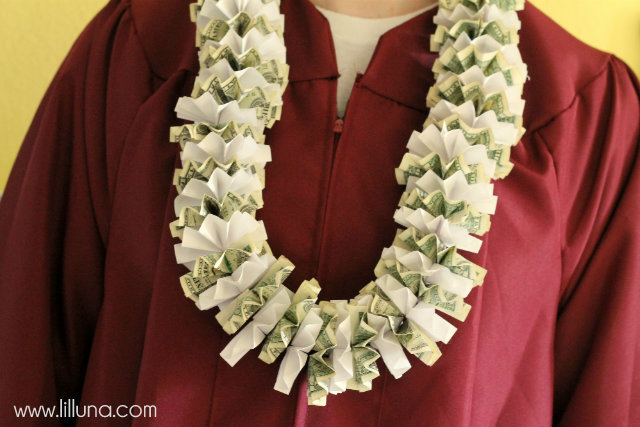 Graduation Money Lei