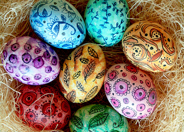 TONS of Dye and No-Dye Easter Egg Ideas