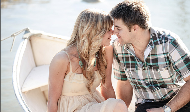 A fun location for a couple photoshoot is in a boat! | The Dating Divas