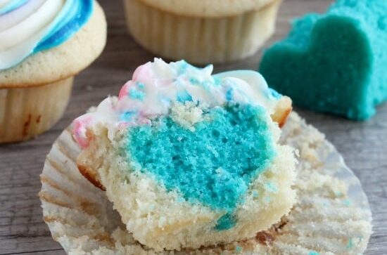 Gender Reveal Surprise Cupcakes | The Dating Divas 