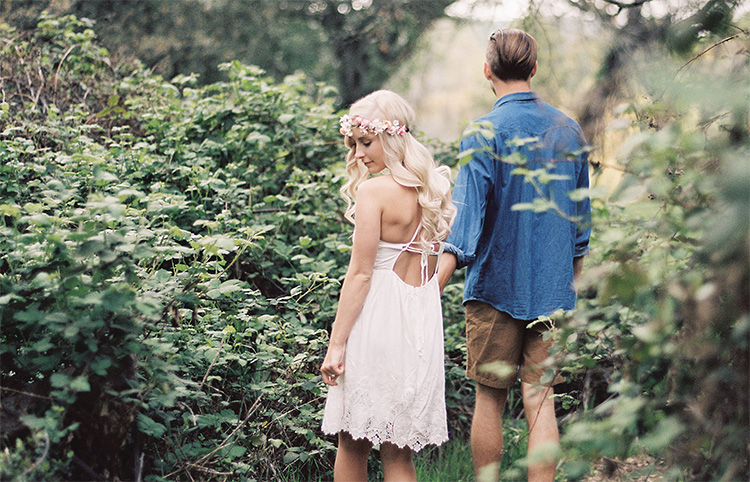 Take your couple pictures in a forrest. | The Dating Divas