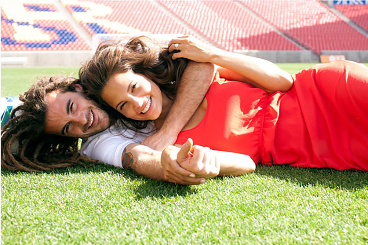 Sports stadiums are great for couple picture ideas. | The Dating Divas