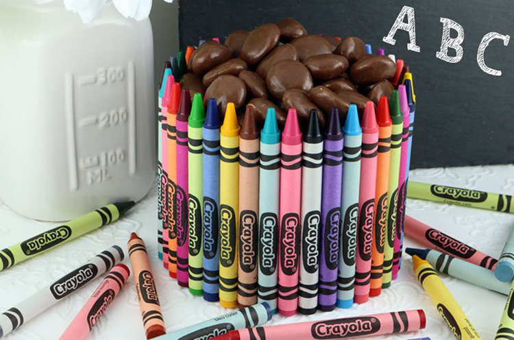 DIY teacher appreciation idea for a crayon candy dish. | The Dating Divas