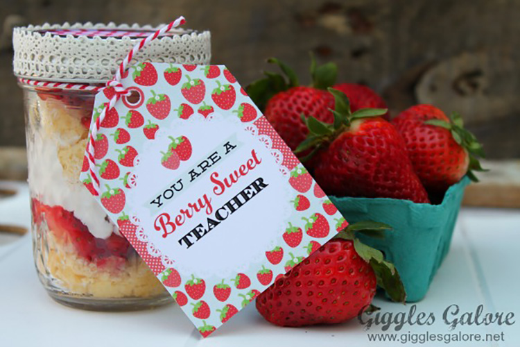 A free printable teacher appreciation tag for a "berry sweet" teacher. | The Dating Divas