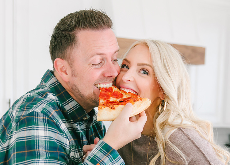 Take a "pizza" his heart for your next dinner date | The Dating Divas