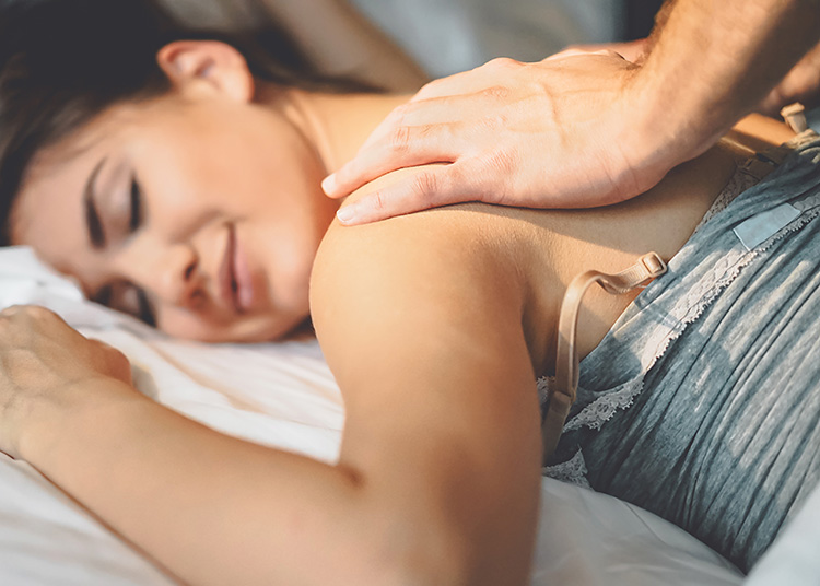 Take time to find out what feels good to your spouse with these sensual massage hints. | The Dating Divas