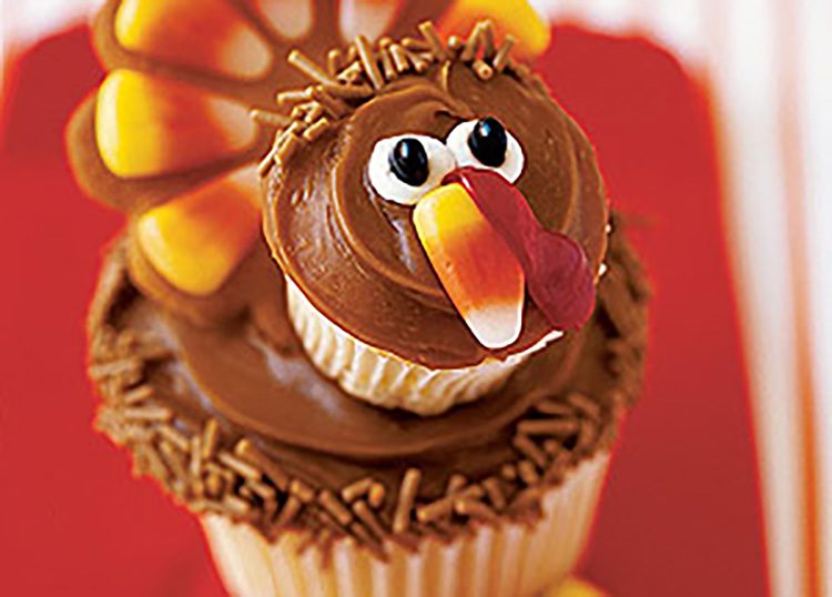 Fun Thanksgiving desserts should be turkey-shaped! | The Dating Divas