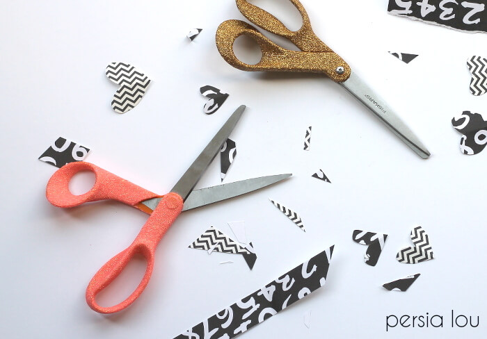 Cute glitter scissors that are perfect for Teachers. | The Dating Divas