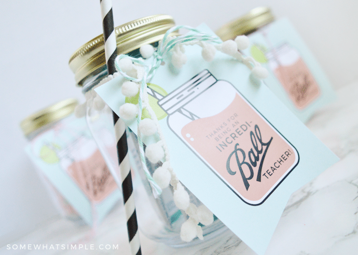 Cute mason jar gift that are perfect for teachers. | The Dating Divas