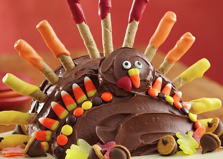 Take your normal fun Thanksgiving desserts and make them turkey-themed! | The Dating Divas