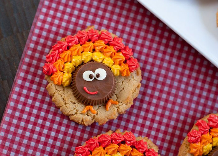 Use a popular peanut butter cup to make some fun thanksgiving desserts that look like turkeys. | The Dating Divas