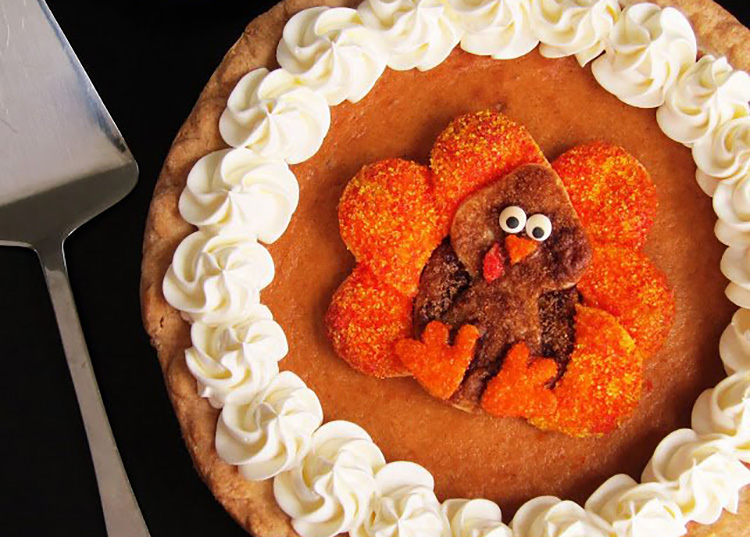 Thanksgiving food ideas for your pumpkin pie. | The Dating Divas