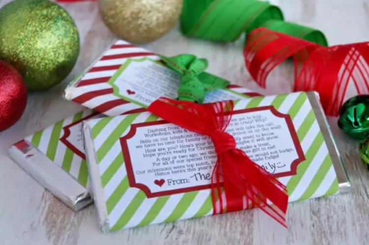 Christmas poem covered candy wrappers to give as gifts | The Dating Divas