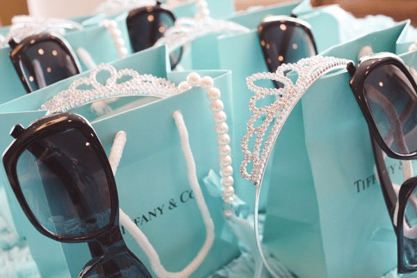 Breakfast At Tiffany's-themed party bags | The Dating Divas