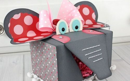 Elephant themed Valentine's Day box with polka dot bow on top | The Dating Divas 