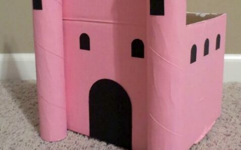 Pretty pink princess castle Valentine's Day box | The Dating Divas 