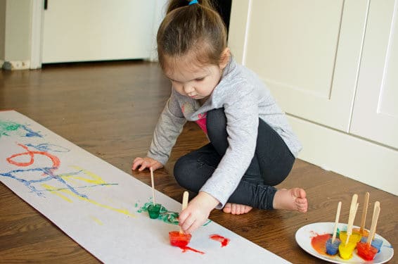 Frozen paint pop toddler activities | The Dating Divas