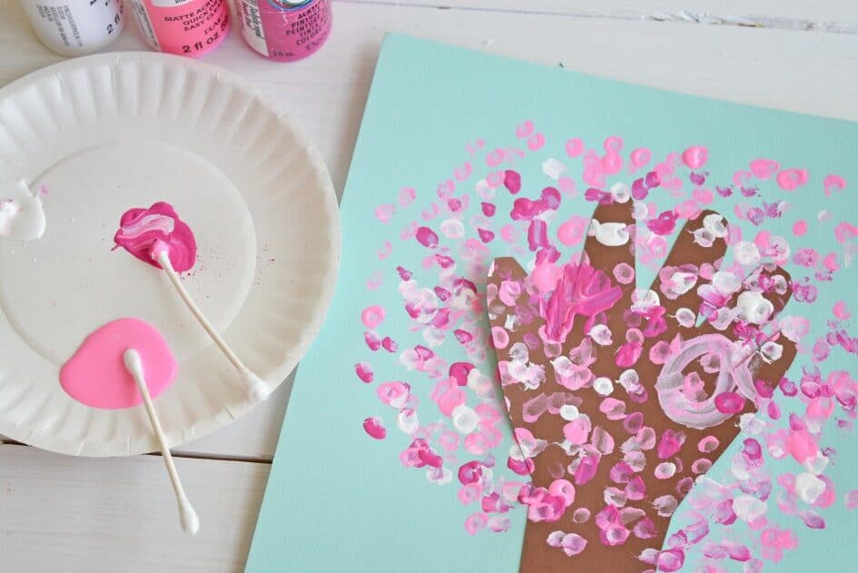 Toddler activities using paint and Q-tips | The Dating Divas