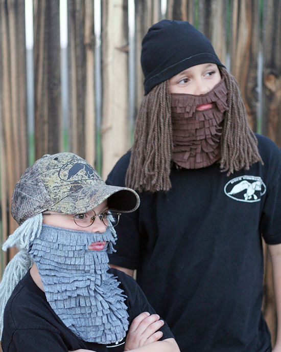 Homemade beards on these DIY costumes are cozy and cute! | The Dating Divas