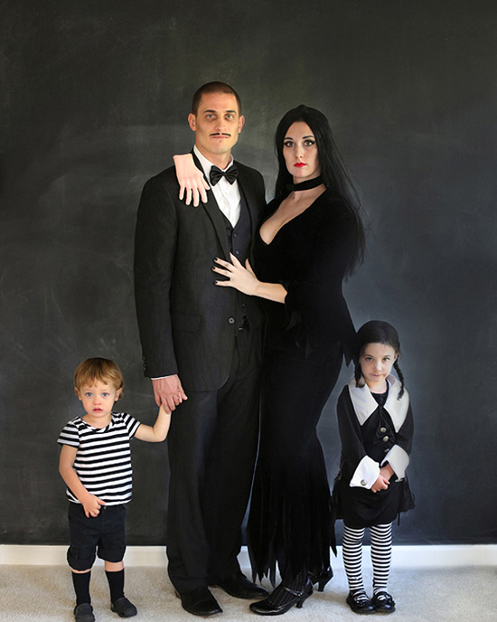 The Adams Family is an awesome family halloween costume idea. | The Dating Divas