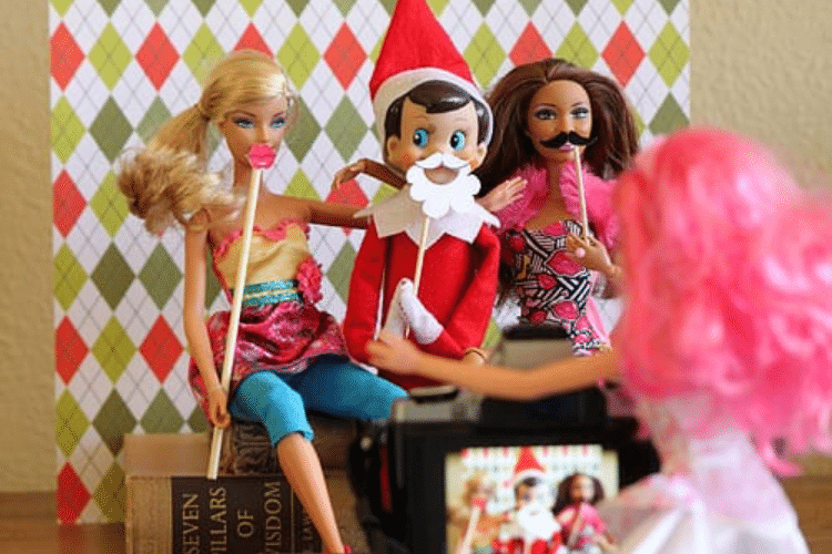 101 of the Best Elf on the Shelf Ideas   Easy   Funny - 85