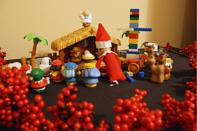 101 of the Best Elf on the Shelf Ideas   Easy   Funny - 5