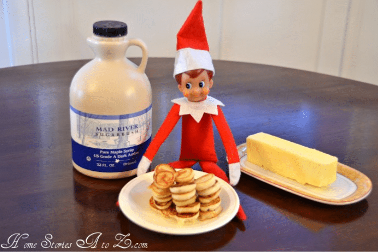 Elf on the shelf eats tiny pancakes | The Dating Divas