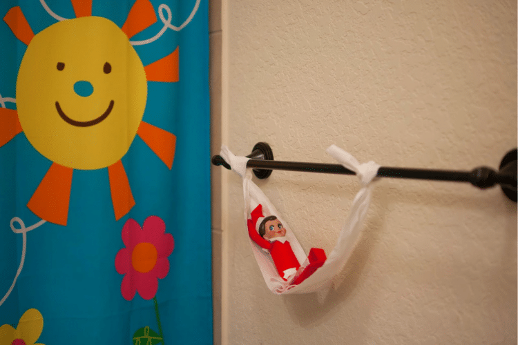 101 of the Best Elf on the Shelf Ideas   Easy   Funny - 70