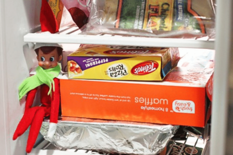 101 of the Best Elf on the Shelf Ideas   Easy   Funny - 40