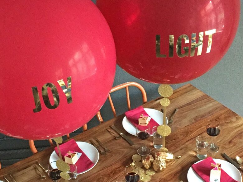 Add custom words to balloons to personalize the birthday decorations | The Dating Divas