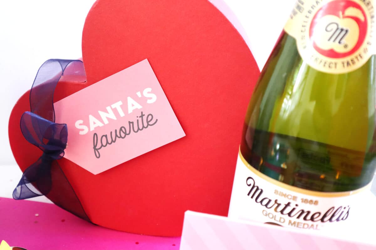 Flirty gift tags for Christmas card messages with free printables | The Dating Divas