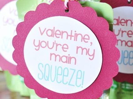 Free Valentine Printable for Kids Applesauce Pouch- You're my main squeeze | The Dating Divas