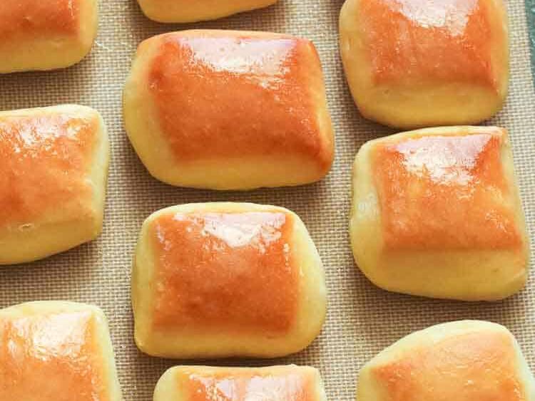 Make your own restaurant favorites at home like Texas Roadhouse rolls | The Dating Divas