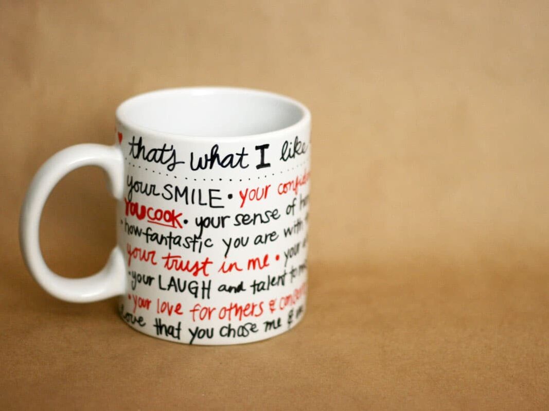 Sweet notes and gifts for boyfriends that are written on a mug | The Dating Divas