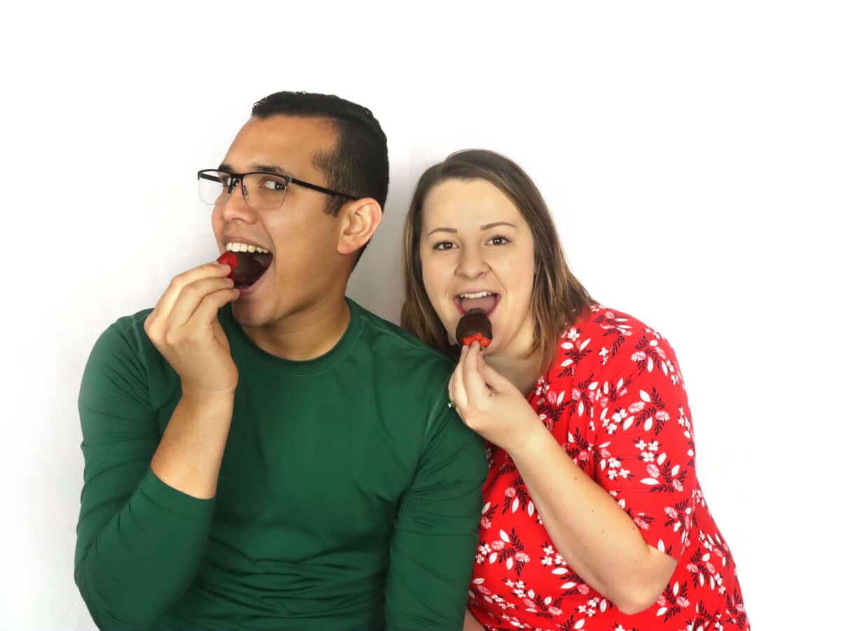 Date night idea: How to make chocolate covered strawberries | The Dating Divas 