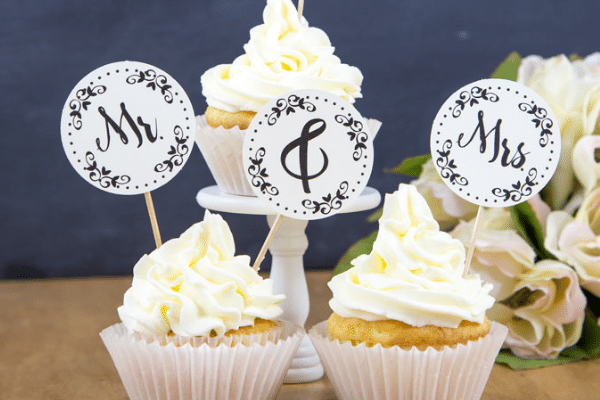 Mr and Mrs cupcake toppers | The Dating Divas