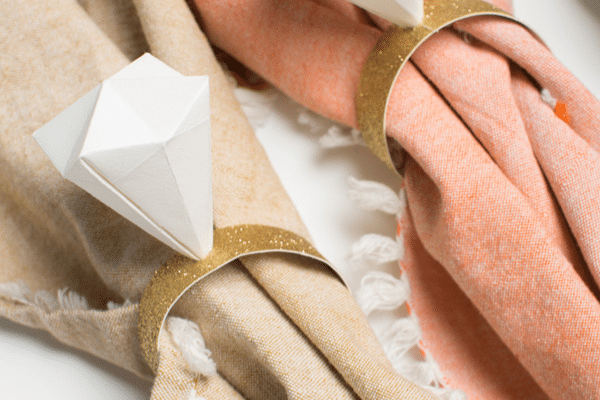 DIY diamond ring napkin holder | The Dating Divas