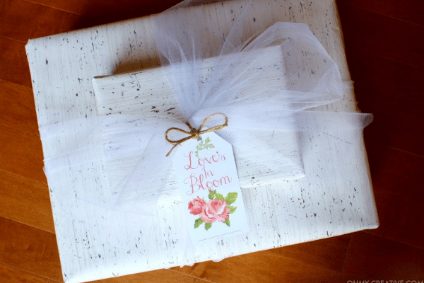 Love is in bloom gift tags | The Dating Divas