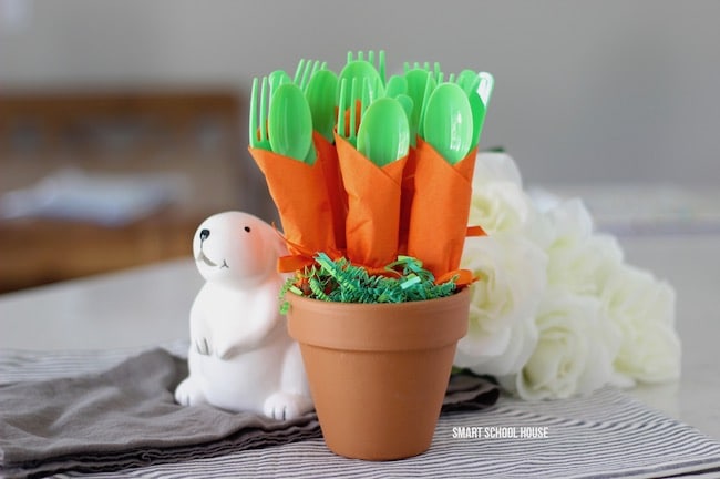 Your easter breakfast ideas will not be complete without these cute carrot napkin holders. | The Dating Divas