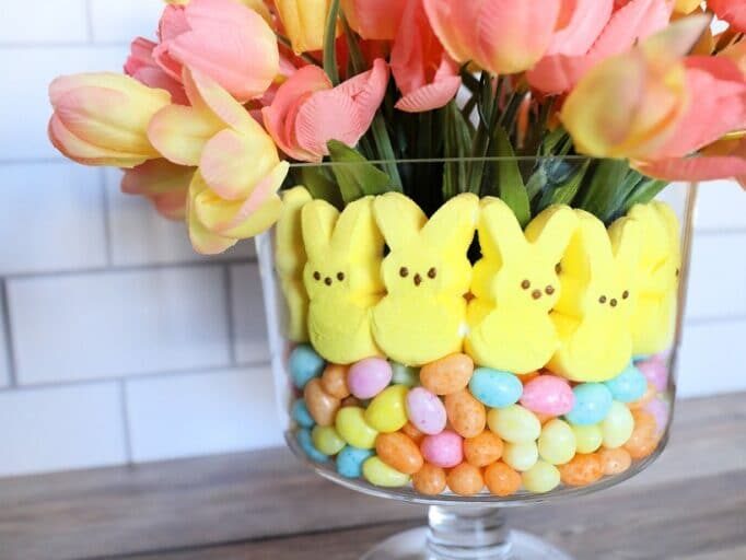 One of our favorite Easter brunch ideas: a cute and colorful centerpiece. | The Dating Divas