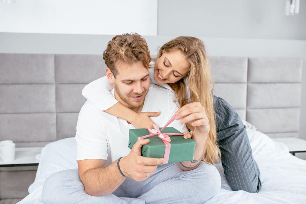The best anniversary gift ideas for him | The Dating Divas