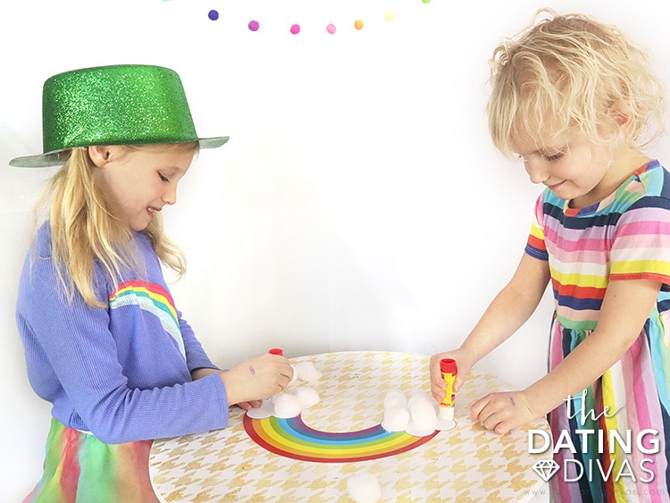 We've got the cutest, simple leprechaun trap you can easily make with your kids! | The Dating Divas 