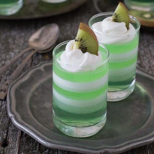 Try some melon kiwi jello for a perfect, green food for your St. Patrick's Day Party | The Dating Divas