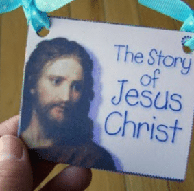 The Story of Jesus Christ booklet is an easy, religious Easter craft that is perfect for little hands! | The Dating Divas 