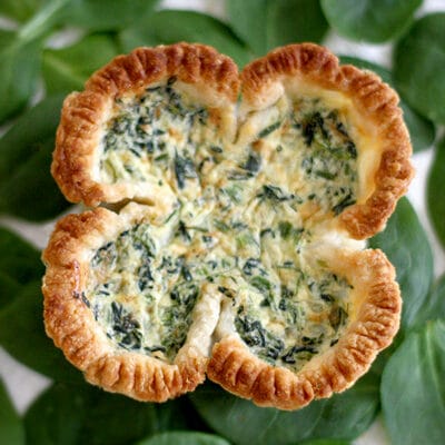 Shamrock spinach quiche makes for the perfect, festive food to serve at your St. Patrick's Day party | The Dating Divas