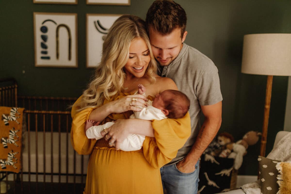 couple with baby outdoor photography pose closeup idea | One year old baby,  Baby boy pictures, Baby photography